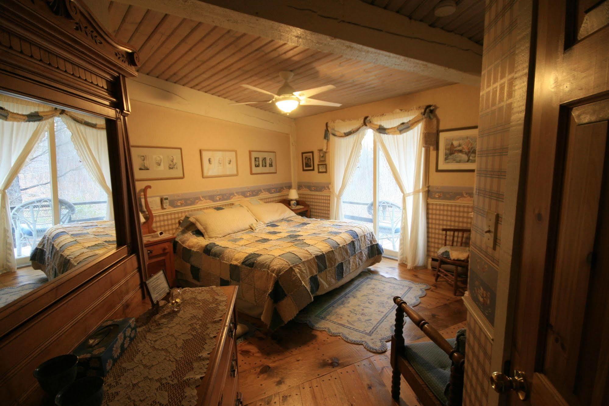Stouffermill Bed&Breakfast Algonquin Highlands Exterior foto